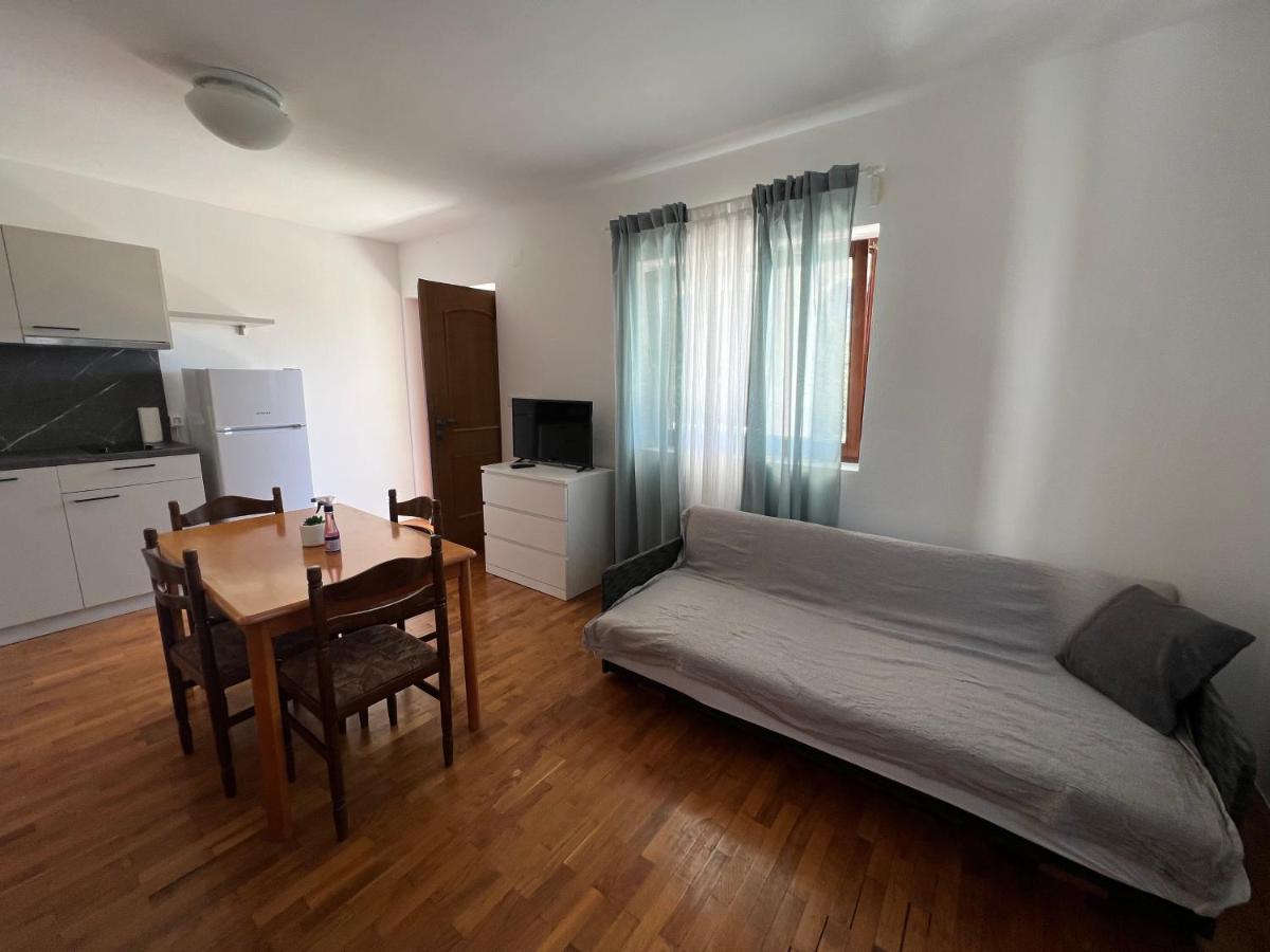 Apartments Antolkovic Ugljan Exterior foto