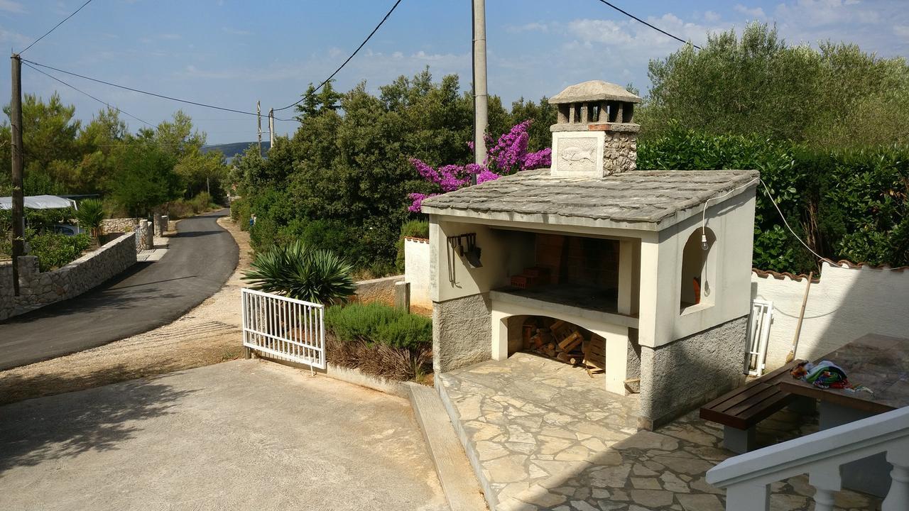 Apartments Antolkovic Ugljan Exterior foto